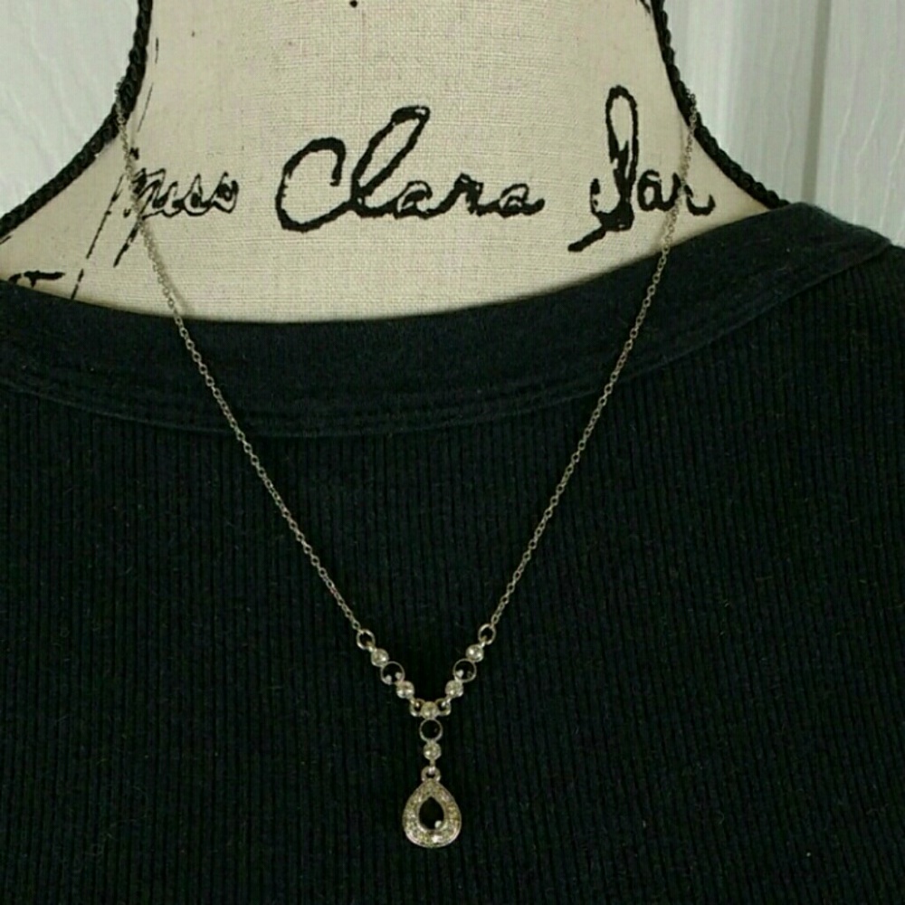 Black & white rhinestone silver tone 19" necklace